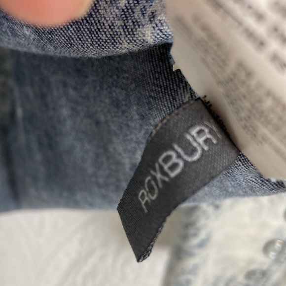 IJeans by Buffalo Women’s Chambray Lace Print Pearl Snap Western Shirt sz Large - Picture 12 of 13